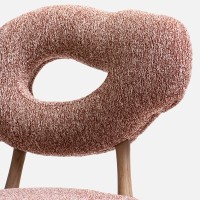 <a href="https://www.galeriegosserez.com/artistes/donnersberg-emma.html">Emma Donnersberg</a> - Cloud Chair Nimbus - Chêne